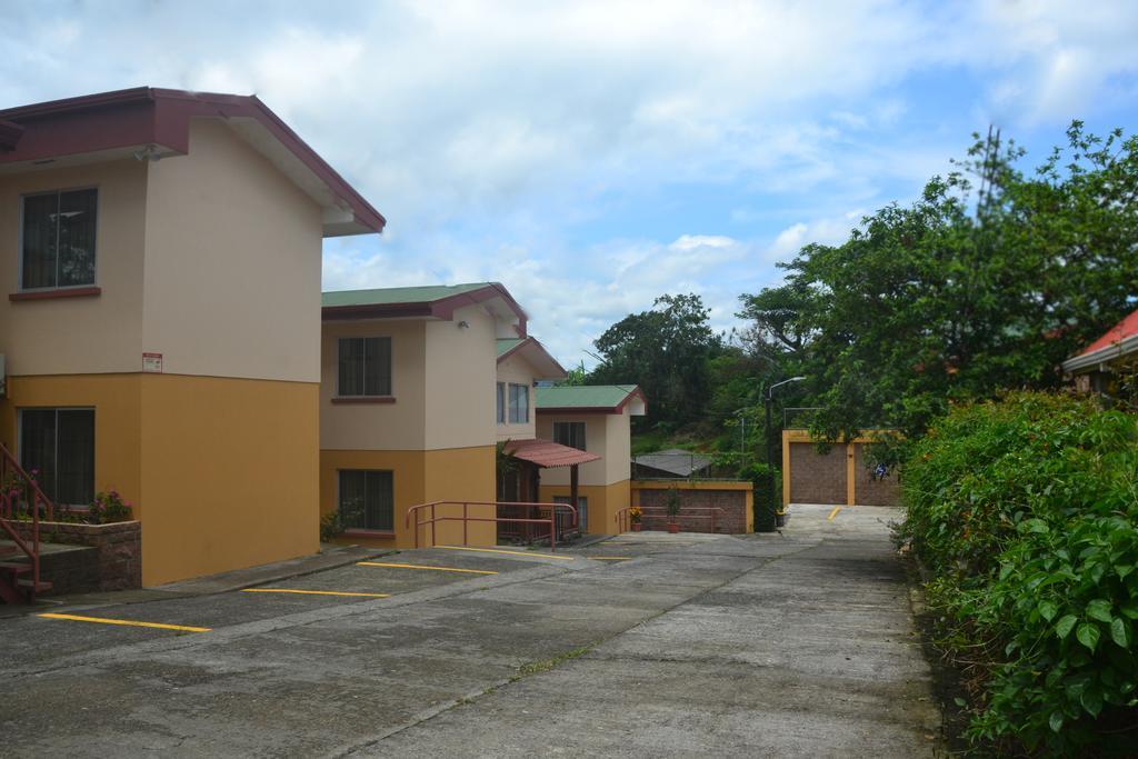 Hotel La Villa Quesada  Extérieur photo